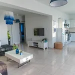 Makenzy Seaview Penthouse Appartamento Larnaca