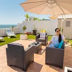 Makenzy Seaview Penthouse شقة لارنكا