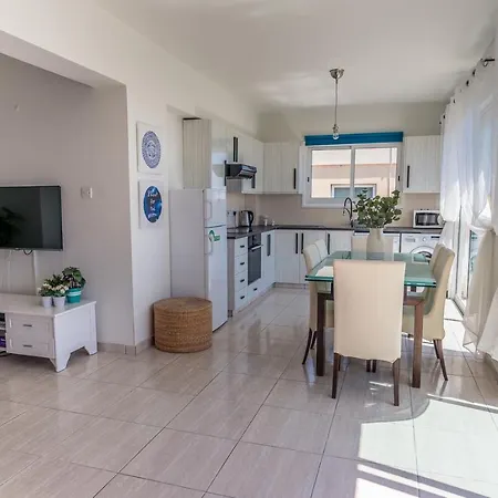 Makenzy Seaview Penthouse *