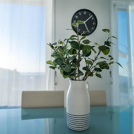 Makenzy Seaview Penthouse Апартаменты *