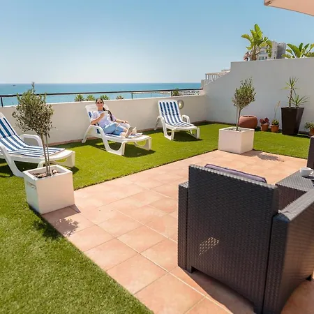 Makenzy Seaview Penthouse Apartament