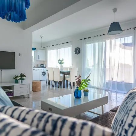 Апартаменты Makenzy Seaview Penthouse Ларнака