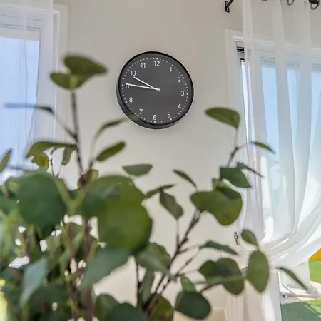 Makenzy Seaview Penthouse Апартаменты Ларнака