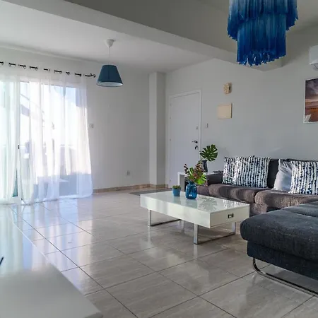 Апартаменты Makenzy Seaview Penthouse Ларнака